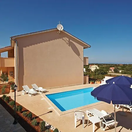 5 Bedroom Stunning In Holiday home