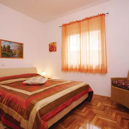 5 Bedroom Stunning In Ližnjan