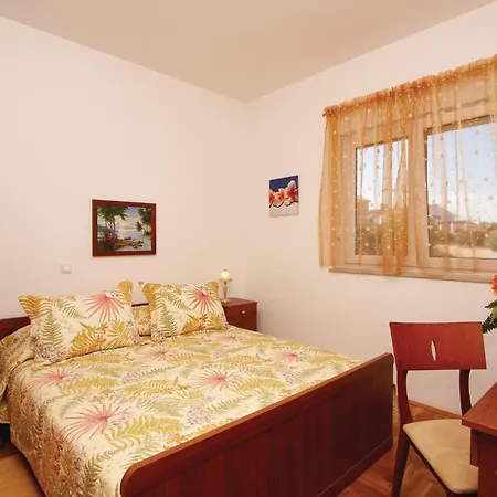 5 Bedroom Stunning In Ližnjan