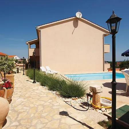 5 Bedroom Stunning In * Liznjan